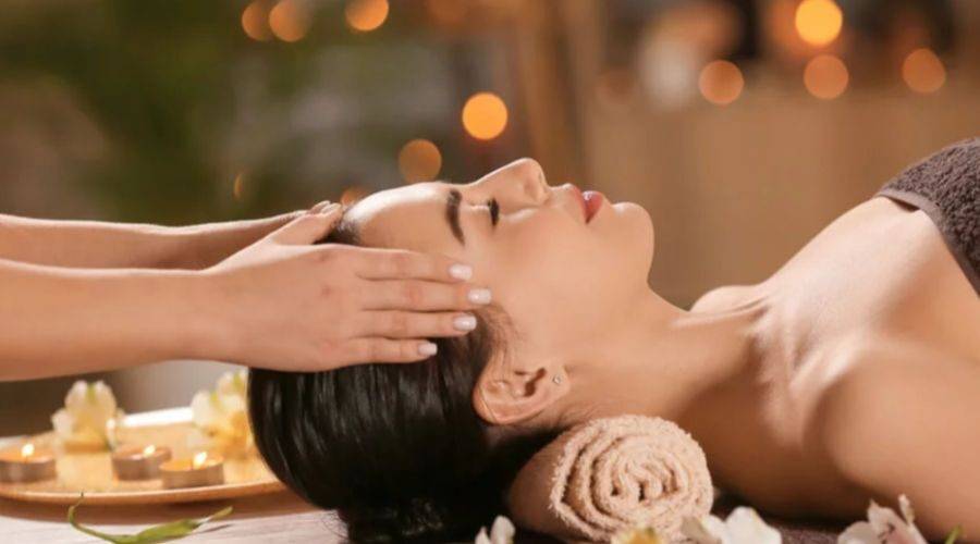 Therapeutic deep tissue massage 